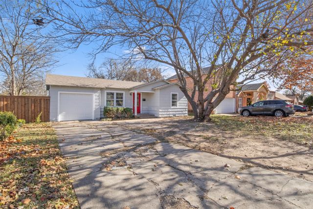 320 NE 31st Street, Grand Prairie, TX 75050