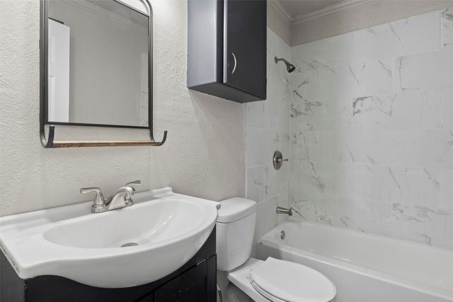 320 NE 31st Street, Grand Prairie, TX 75050