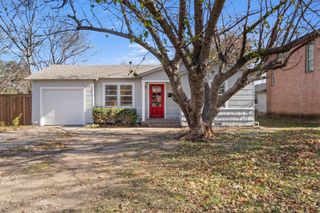 320 NE 31st Street, Grand Prairie, TX 75050