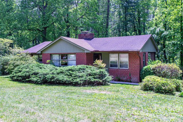 3004 Kanuga Road, Hendersonville, NC 28739