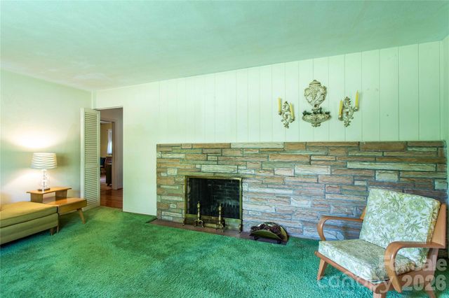 3004 Kanuga Road, Hendersonville, NC 28739