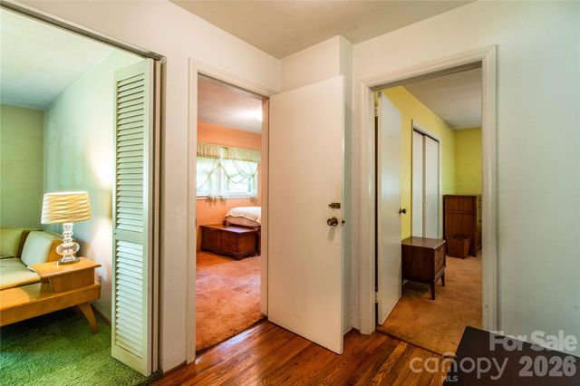 3004 Kanuga Road, Hendersonville, NC 28739