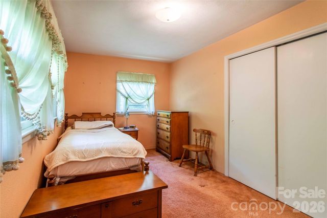 3004 Kanuga Road, Hendersonville, NC 28739