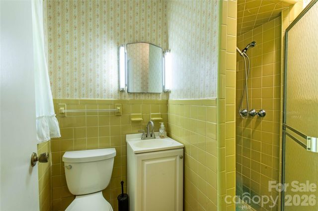 3004 Kanuga Road, Hendersonville, NC 28739