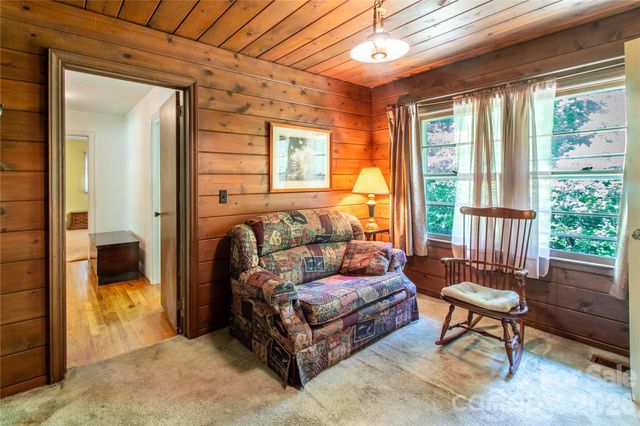 3004 Kanuga Road, Hendersonville, NC 28739