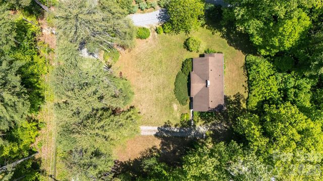 3004 Kanuga Road, Hendersonville, NC 28739