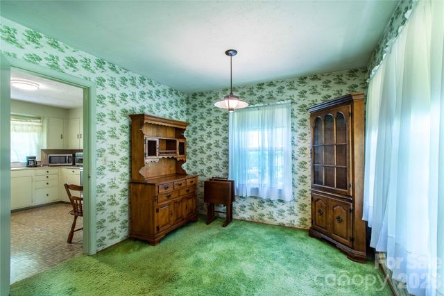 3004 Kanuga Road, Hendersonville, NC 28739