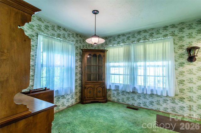 3004 Kanuga Road, Hendersonville, NC 28739