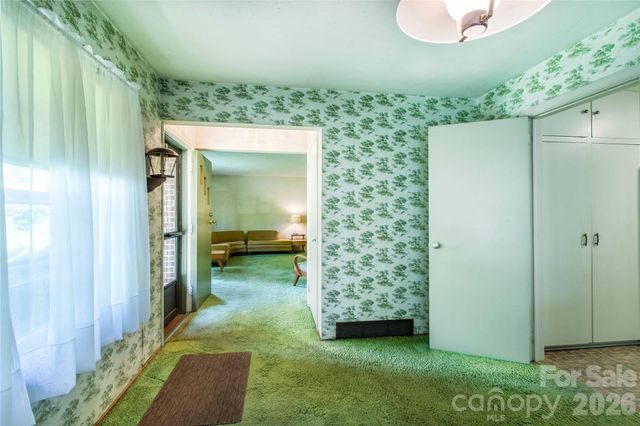 3004 Kanuga Road, Hendersonville, NC 28739