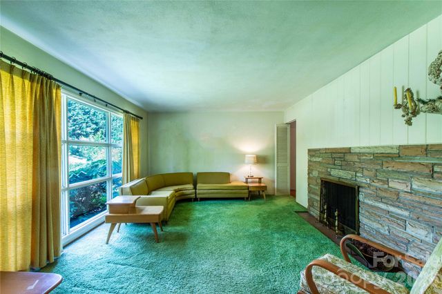 3004 Kanuga Road, Hendersonville, NC 28739