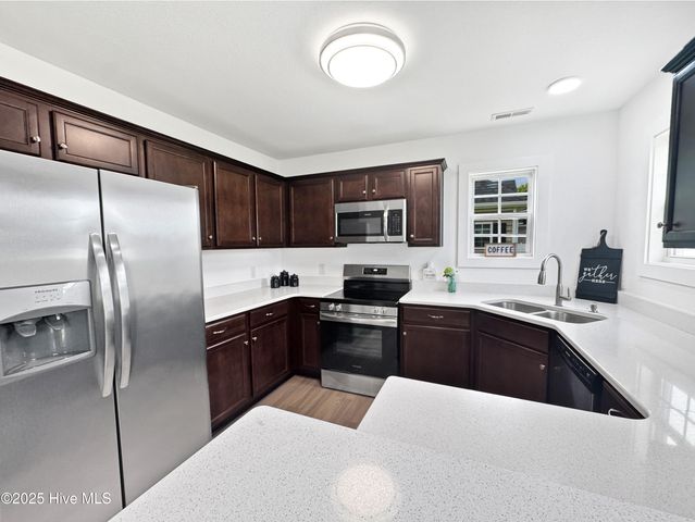 528 Millbrooke Circle, Elizabeth City, NC 27909