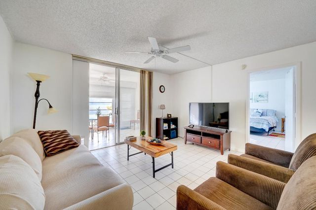 7620 NW 18th Street 102, Margate, FL 33063