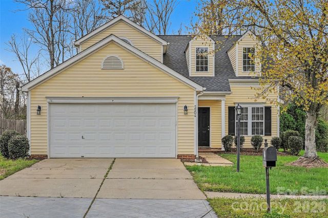 5504 Waverly Lynn Lane, Charlotte, NC 28269