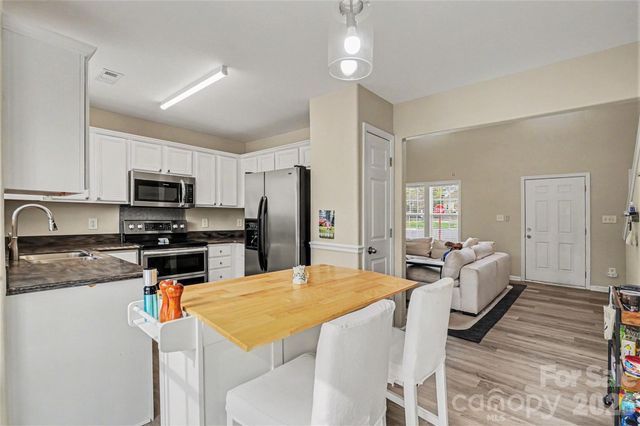 5504 Waverly Lynn Lane, Charlotte, NC 28269