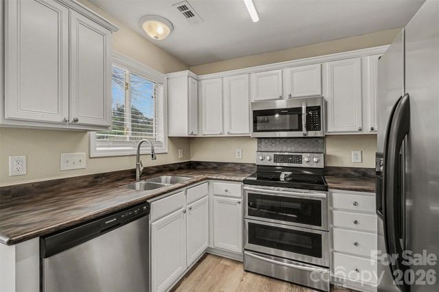 5504 Waverly Lynn Lane, Charlotte, NC 28269