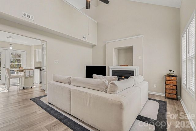 5504 Waverly Lynn Lane, Charlotte, NC 28269