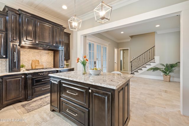 110 Fernridge Drive, Lafayette, LA 70508