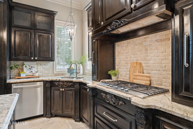 110 Fernridge Drive, Lafayette, LA 70508