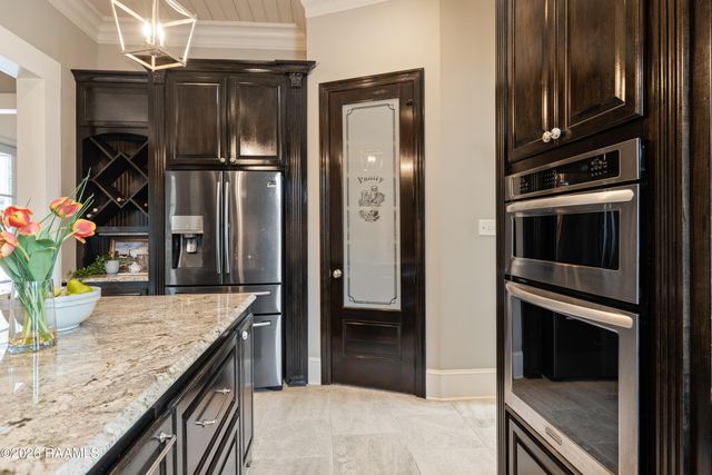 110 Fernridge Drive, Lafayette, LA 70508