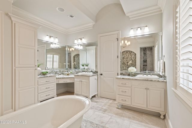 110 Fernridge Drive, Lafayette, LA 70508