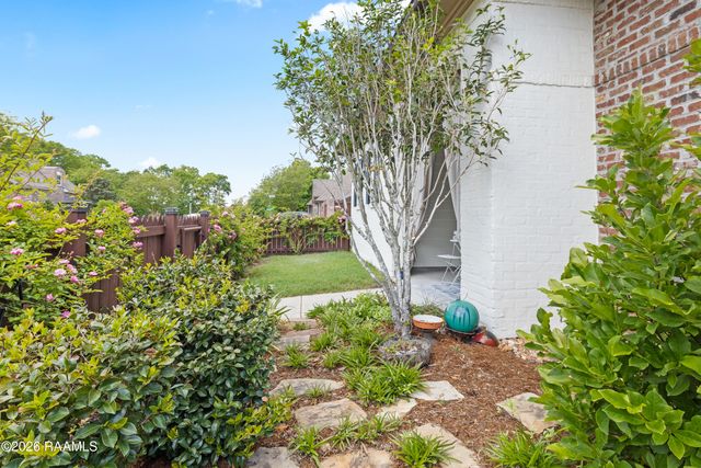 110 Fernridge Drive, Lafayette, LA 70508