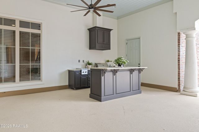 110 Fernridge Drive, Lafayette, LA 70508