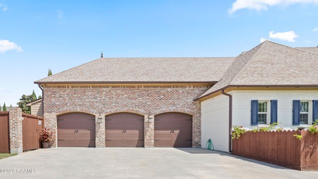 110 Fernridge Drive, Lafayette, LA 70508