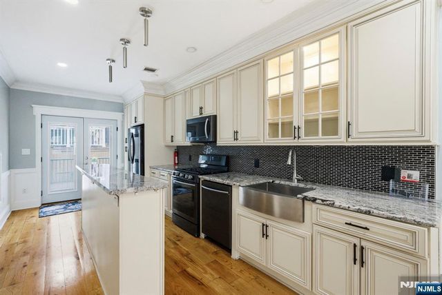 245 Jewett Avenue, Jersey City, NJ 07304