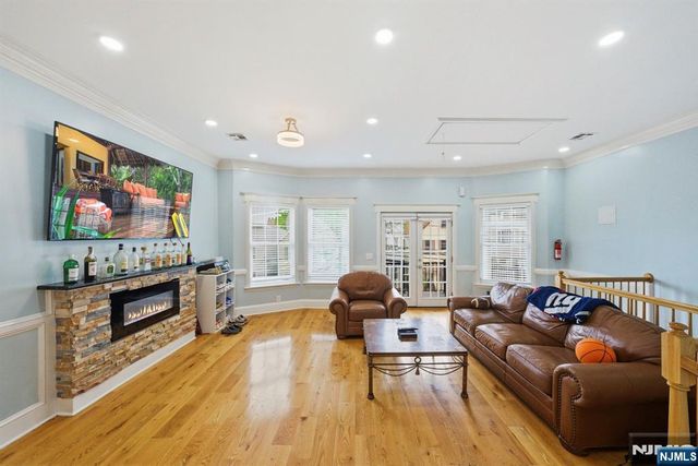 245 Jewett Avenue, Jersey City, NJ 07304