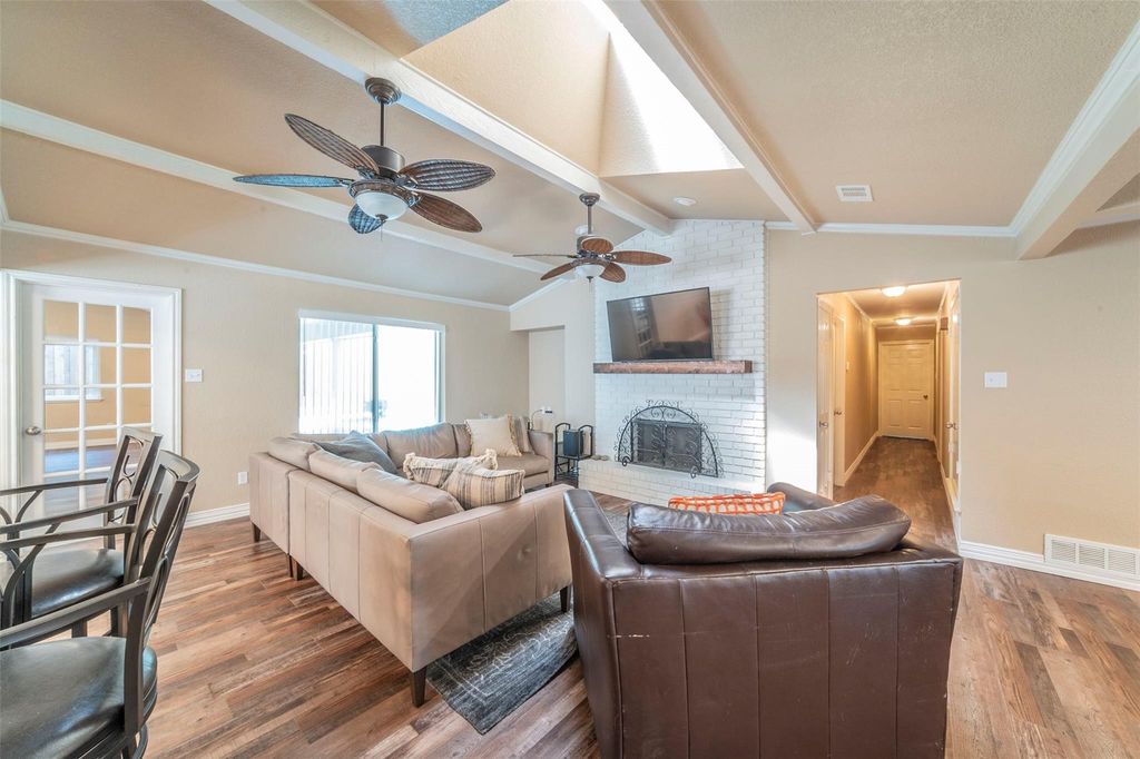 1804 Lincolnshire Drive, Bedford, TX 76021 — photo 5