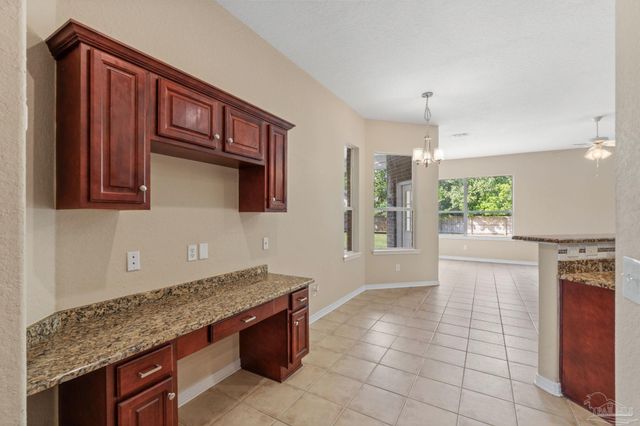 8 Warrior Ct, Pensacola, FL 32507