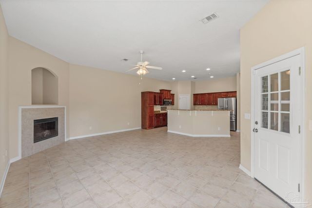 8 Warrior Ct, Pensacola, FL 32507