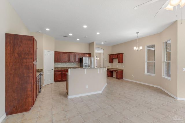 8 Warrior Ct, Pensacola, FL 32507