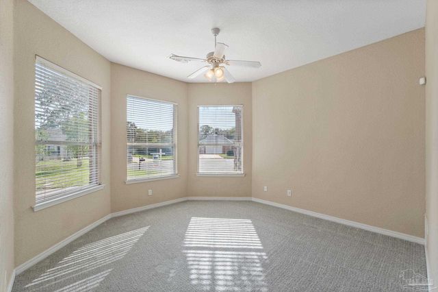 8 Warrior Ct, Pensacola, FL 32507