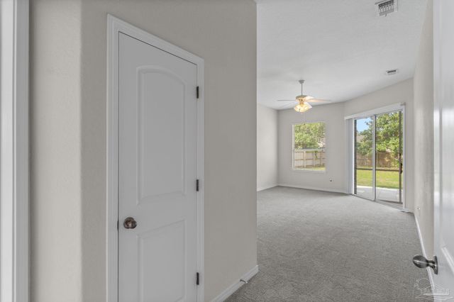 8 Warrior Ct, Pensacola, FL 32507