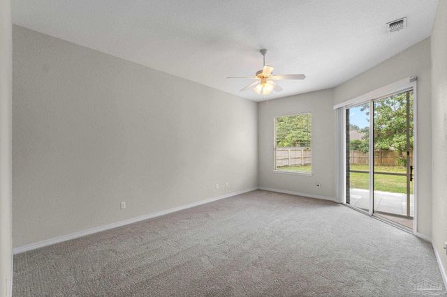 8 Warrior Ct, Pensacola, FL 32507