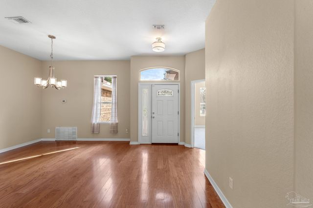 8 Warrior Ct, Pensacola, FL 32507
