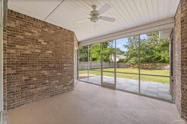 8 Warrior Ct, Pensacola, FL 32507