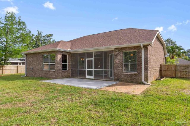 8 Warrior Ct, Pensacola, FL 32507