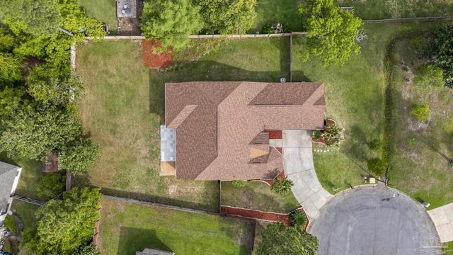 8 Warrior Ct, Pensacola, FL 32507
