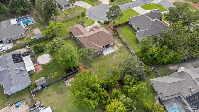 8 Warrior Ct, Pensacola, FL 32507