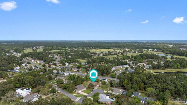 8 Warrior Ct, Pensacola, FL 32507