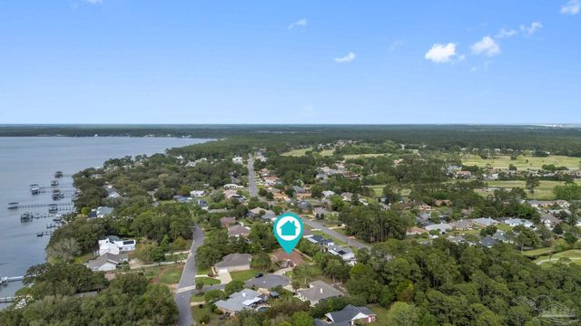 8 Warrior Ct, Pensacola, FL 32507