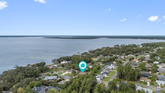 8 Warrior Ct, Pensacola, FL 32507
