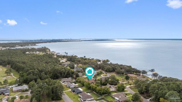 8 Warrior Ct, Pensacola, FL 32507