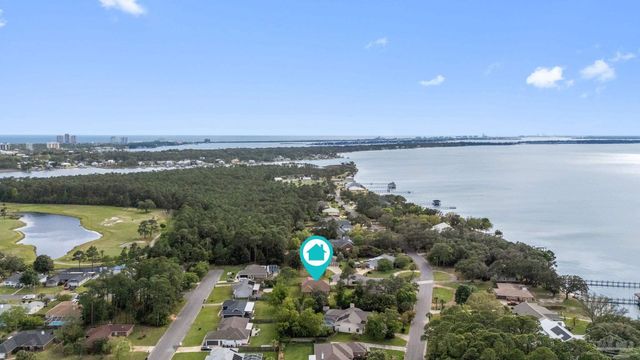 8 Warrior Ct, Pensacola, FL 32507