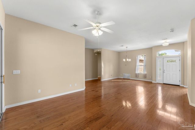 8 Warrior Ct, Pensacola, FL 32507