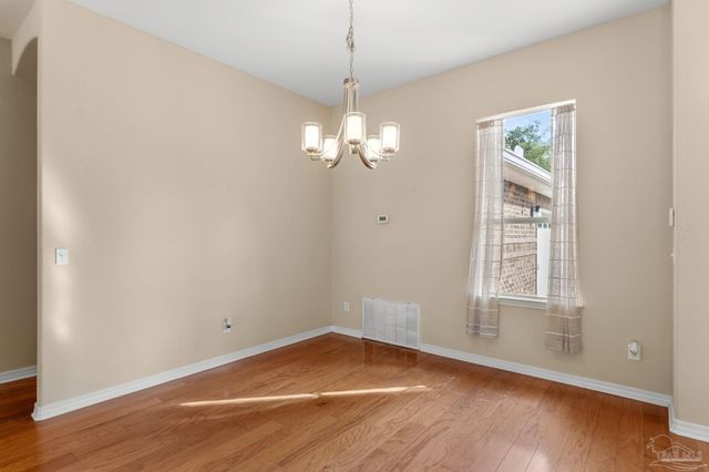 8 Warrior Ct, Pensacola, FL 32507