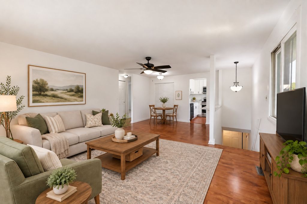 18 Eastham Court 18, Schaumburg, IL 60193 — photo 4