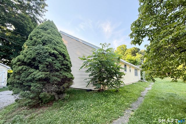 23 Cathryn Street, New Milford, CT 06776